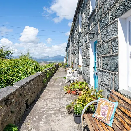 Stylish Home From Home With Great Views Harlech Exterior photo