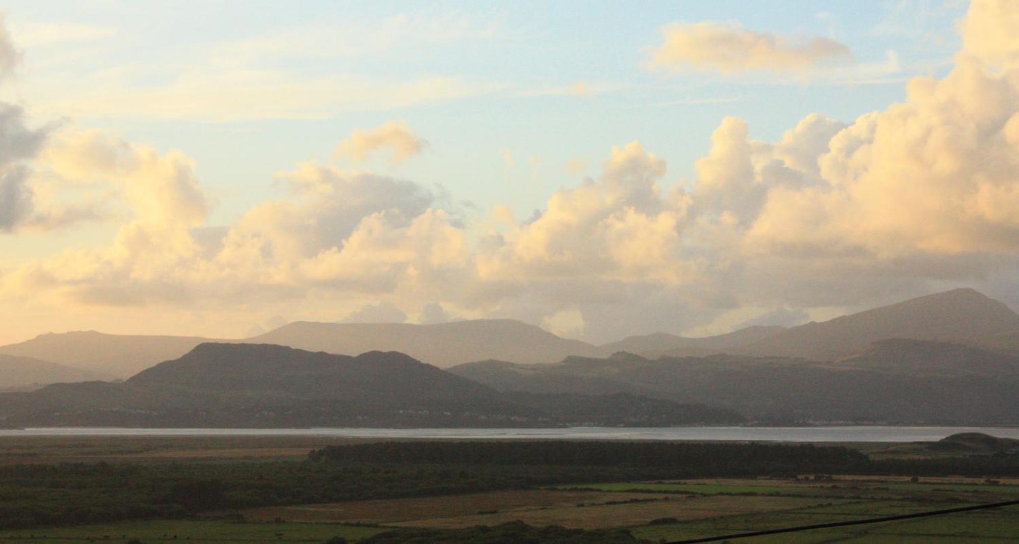 Stylish From With Great Views * Harlech